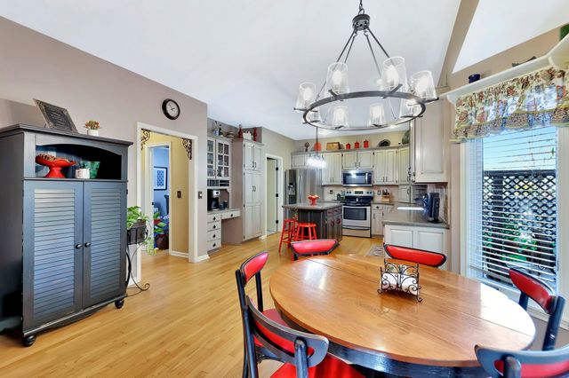 2406 N Cranbrook St, Wichita, KS 67226