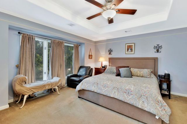 2406 N Cranbrook St, Wichita, KS 67226