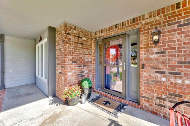 2406 N Cranbrook St, Wichita, KS 67226