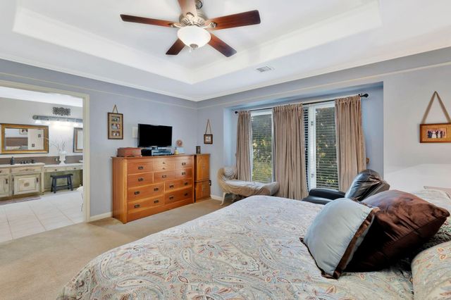 2406 N Cranbrook St, Wichita, KS 67226