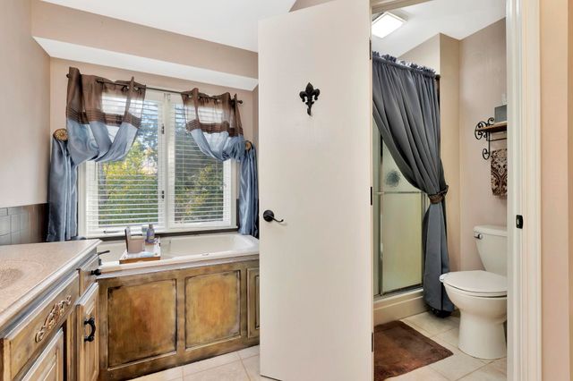 2406 N Cranbrook St, Wichita, KS 67226