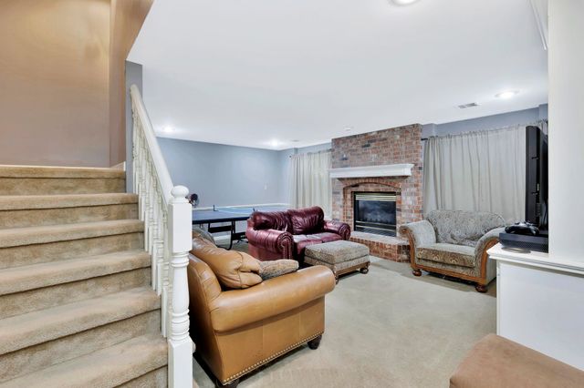 2406 N Cranbrook St, Wichita, KS 67226