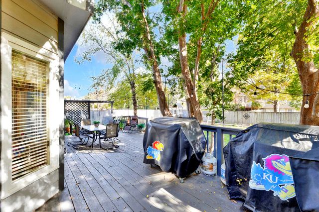 2406 N Cranbrook St, Wichita, KS 67226