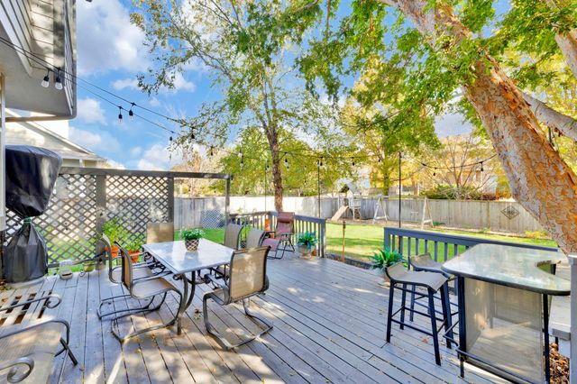 2406 N Cranbrook St, Wichita, KS 67226