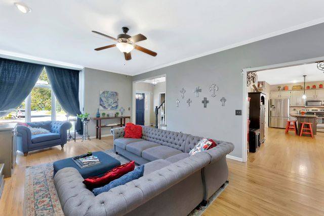 2406 N Cranbrook St, Wichita, KS 67226