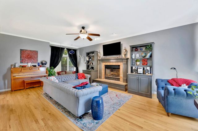 2406 N Cranbrook St, Wichita, KS 67226