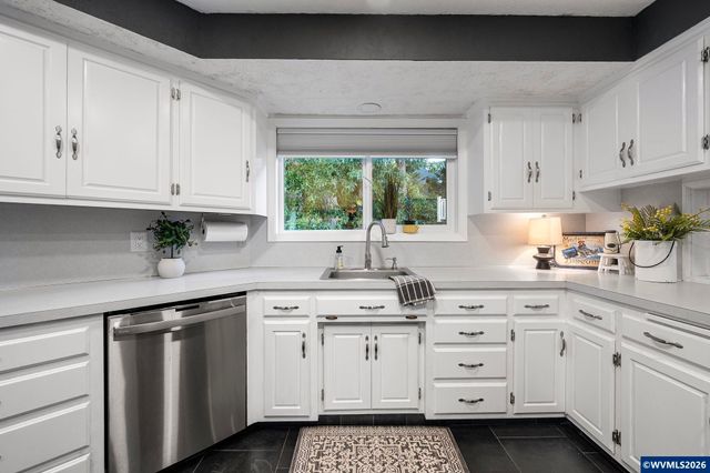 712 Mimosa St S, Salem, OR 97302