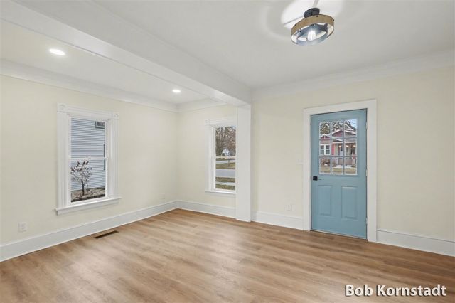 319 N Rowe Street, Ludington, MI 49431