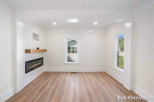 319 N Rowe Street, Ludington, MI 49431