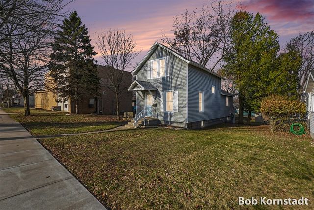 319 N Rowe Street, Ludington, MI 49431