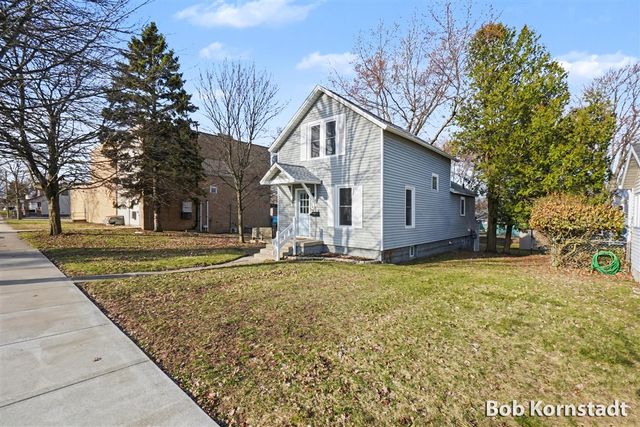 319 N Rowe Street, Ludington, MI 49431