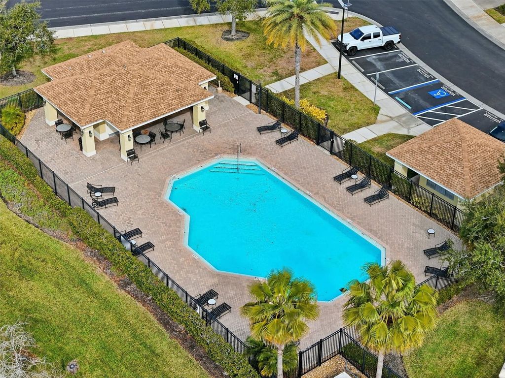 Image 2 of property listing at 9024 WHITE SAGE LOOP 37, Lakewood Ranch, FL 34202