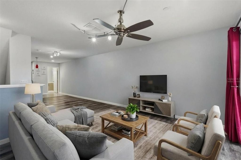 Image 16 of property listing at 9024 WHITE SAGE LOOP 37, Lakewood Ranch, FL 34202