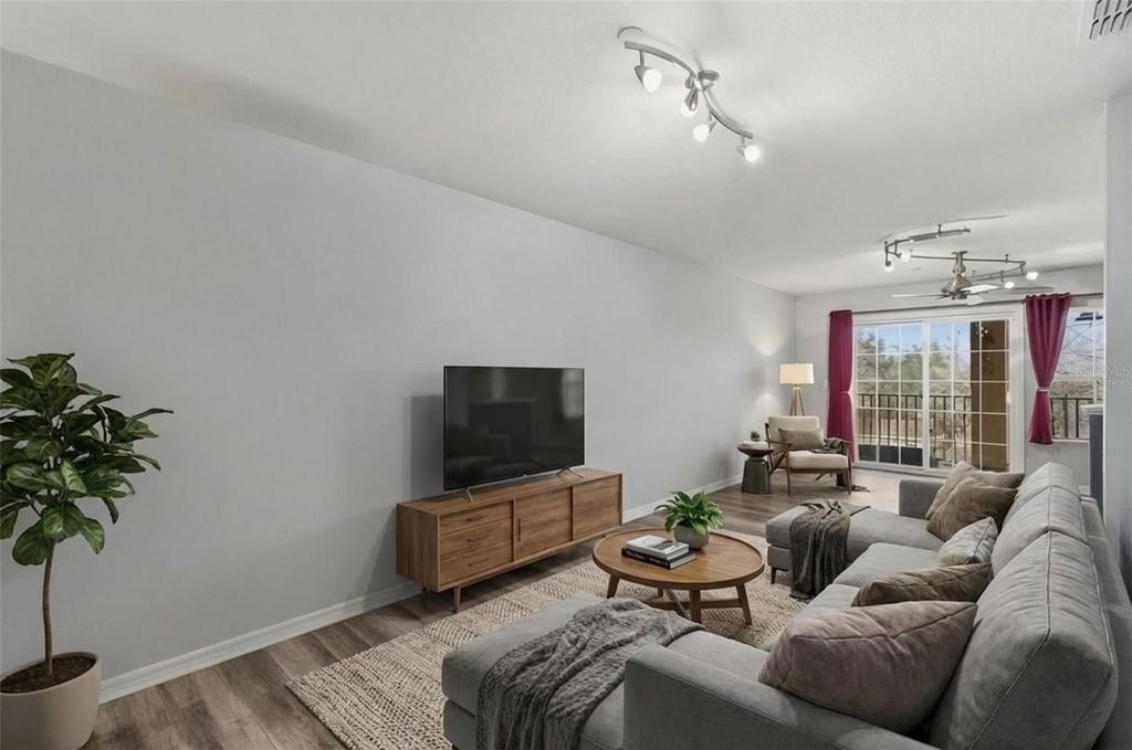 Image 20 of property listing at 9024 WHITE SAGE LOOP 37, Lakewood Ranch, FL 34202