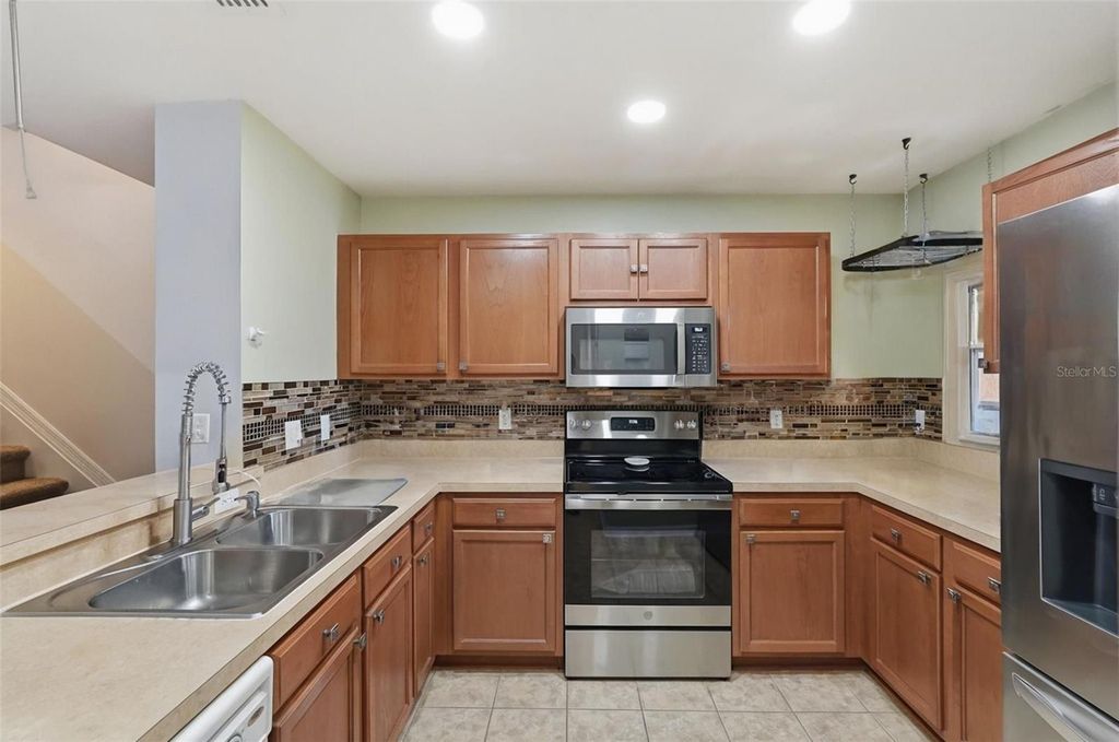 Image 6 of property listing at 9024 WHITE SAGE LOOP 37, Lakewood Ranch, FL 34202