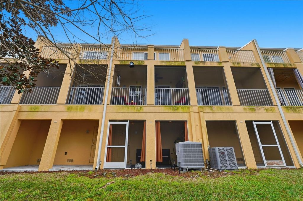 Image 54 of property listing at 9024 WHITE SAGE LOOP 37, Lakewood Ranch, FL 34202