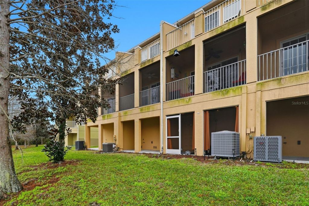 Image 55 of property listing at 9024 WHITE SAGE LOOP 37, Lakewood Ranch, FL 34202