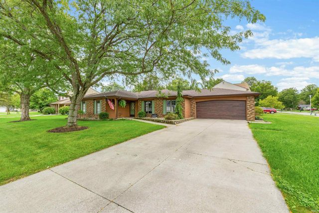 1401 Davidson Court, Auburn, IN 46706