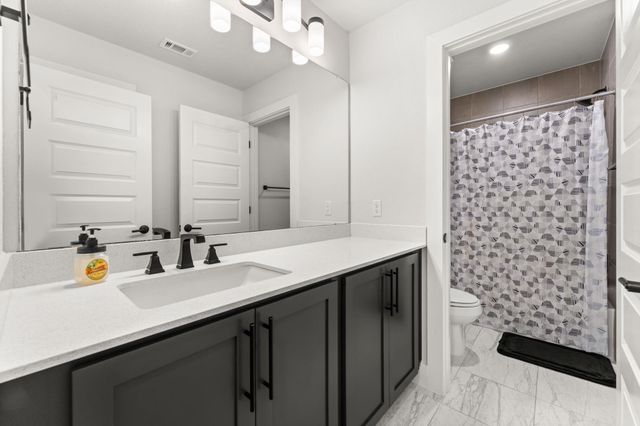 8512 McKamy DR, Austin, TX 78744