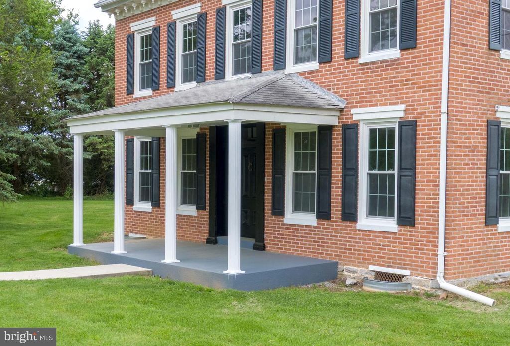 1554 HOLLY PIKE, Carlisle, PA 17015