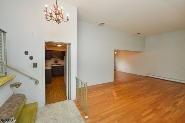 5 Dorothy St, Fair Lawn Boro, NJ 07410
