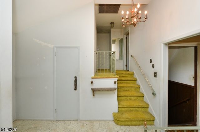 5 Dorothy St, Fair Lawn Boro, NJ 07410
