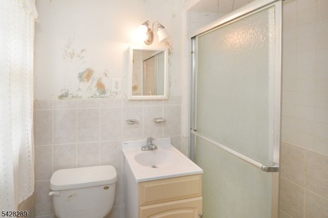 5 Dorothy St, Fair Lawn Boro, NJ 07410