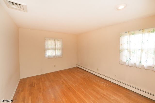 5 Dorothy St, Fair Lawn Boro, NJ 07410