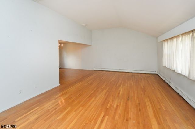 5 Dorothy St, Fair Lawn Boro, NJ 07410