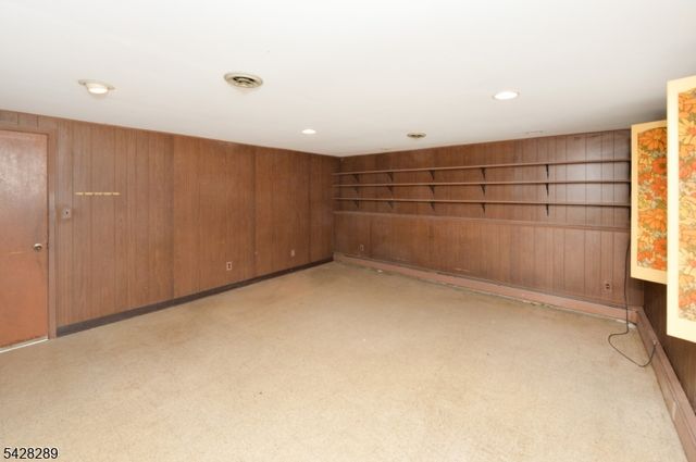 5 Dorothy St, Fair Lawn Boro, NJ 07410