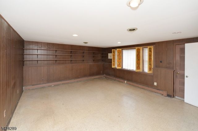 5 Dorothy St, Fair Lawn Boro, NJ 07410