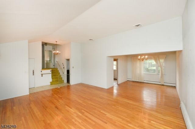 5 Dorothy St, Fair Lawn Boro, NJ 07410