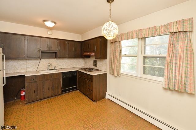 5 Dorothy St, Fair Lawn Boro, NJ 07410