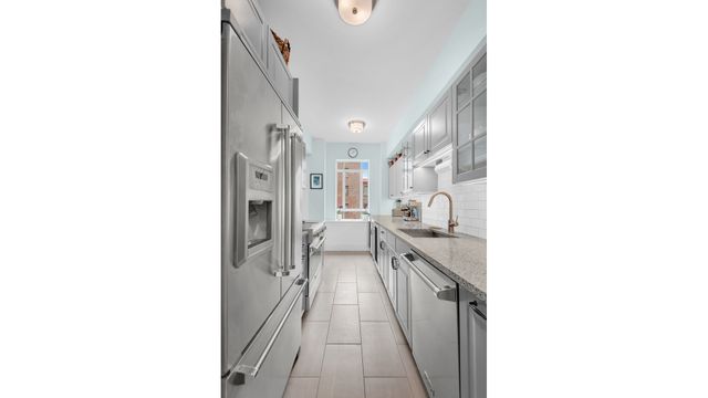25 Central Park W Apt 12S, New York City, NY 10023