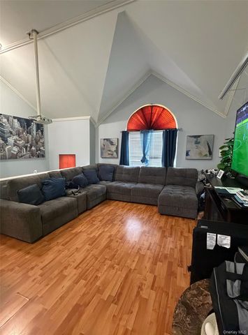 83 3rd Avenue, Bay Shore, NY 11706