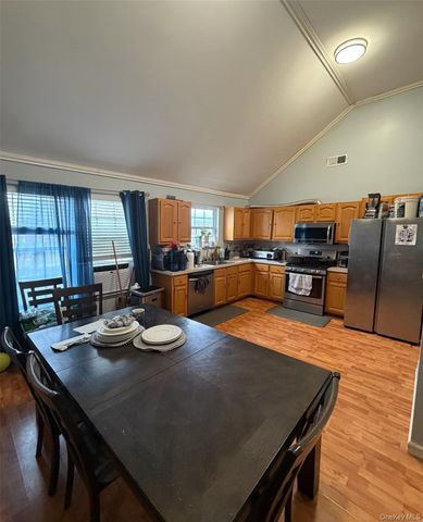 83 3rd Avenue, Bay Shore, NY 11706