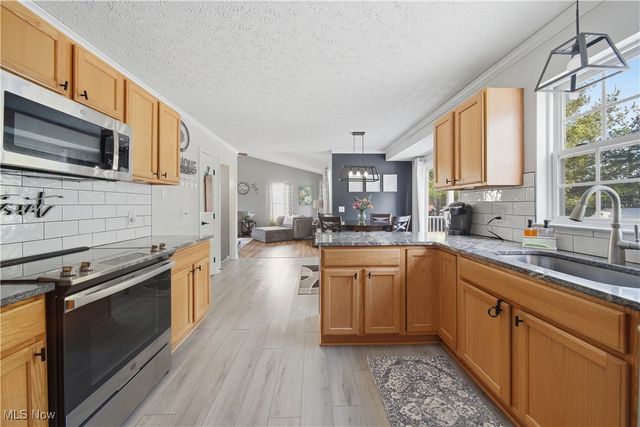 1906 Northgate Circle, Akron, OH 44320