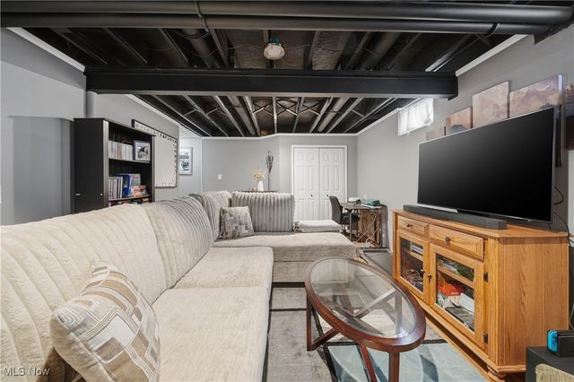 1906 Northgate Circle, Akron, OH 44320