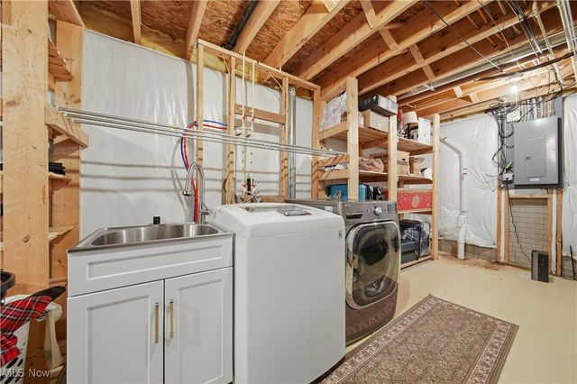 1906 Northgate Circle, Akron, OH 44320