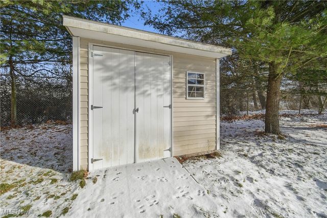 1906 Northgate Circle, Akron, OH 44320