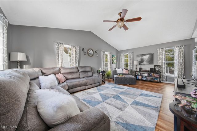 1906 Northgate Circle, Akron, OH 44320