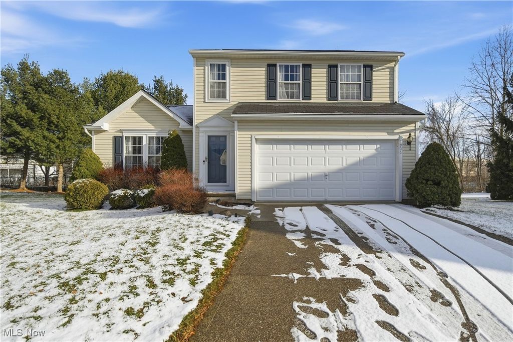 1906 Northgate Circle, Akron, OH 44320