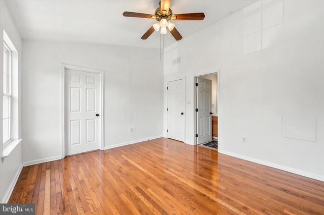 16 LINDA LN, Aston, PA 19014