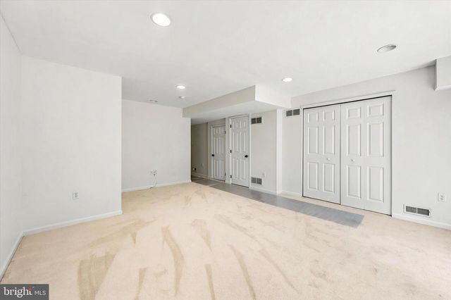 16 LINDA LN, Aston, PA 19014