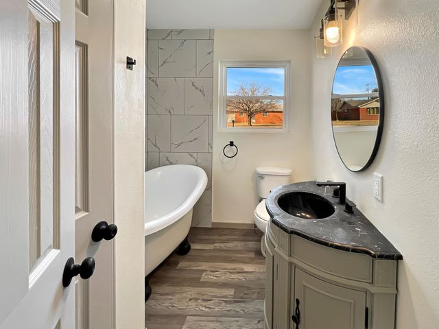 1212 9th Street, Shallowater, TX 79363