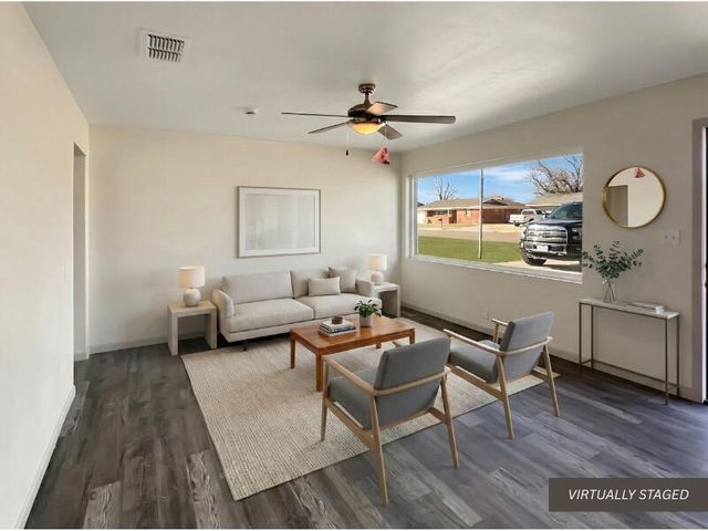 1212 9th Street, Shallowater, TX 79363