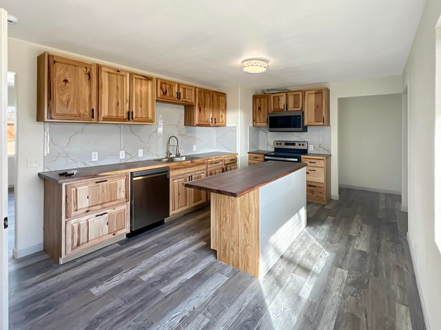 1212 9th Street, Shallowater, TX 79363