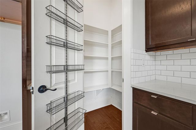2110 Winbern Street, Houston, TX 77004