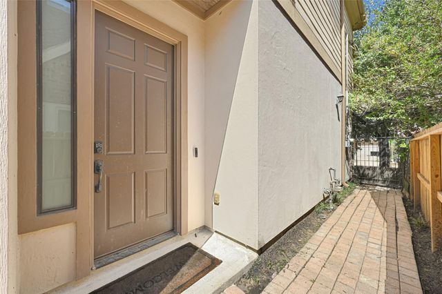 2110 Winbern Street, Houston, TX 77004