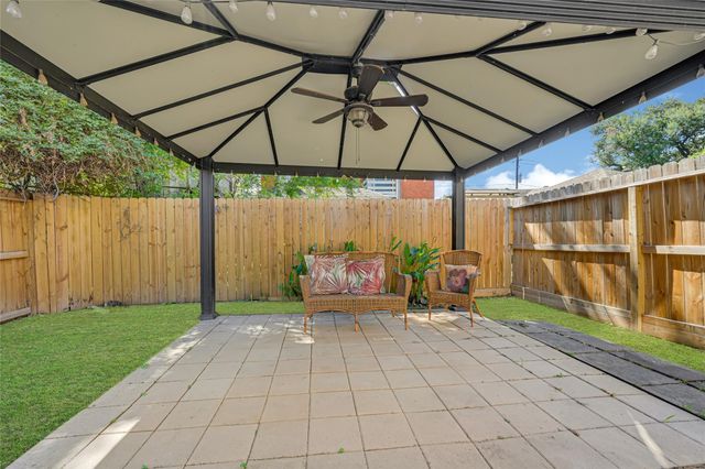 2110 Winbern Street, Houston, TX 77004